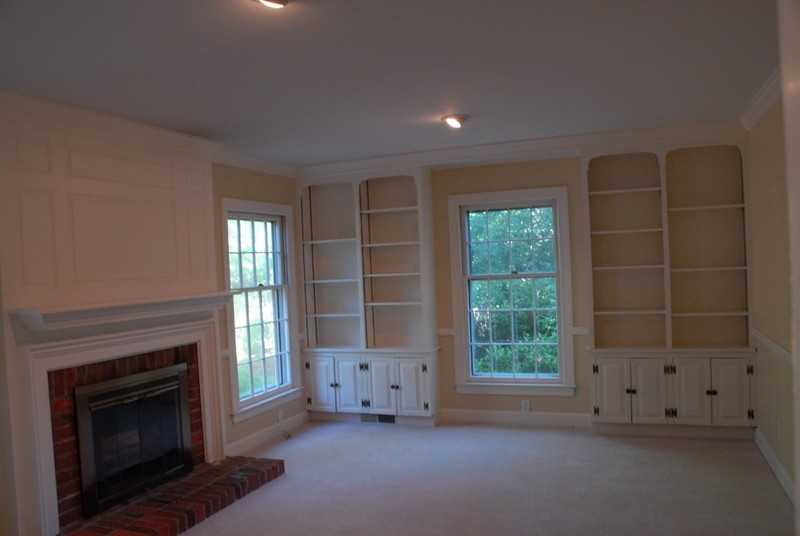 2326 Parham Dr - Photo 3 of 29