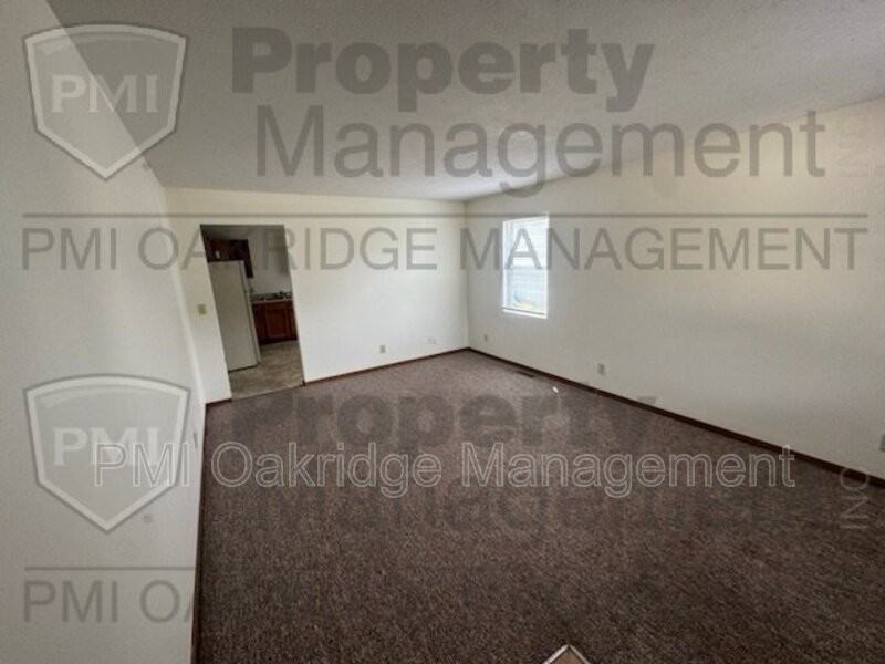 713 Country Side Ln - Photo 2 of 10