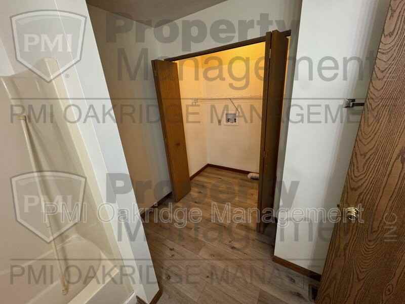 713 Country Side Ln - Photo 6 of 10