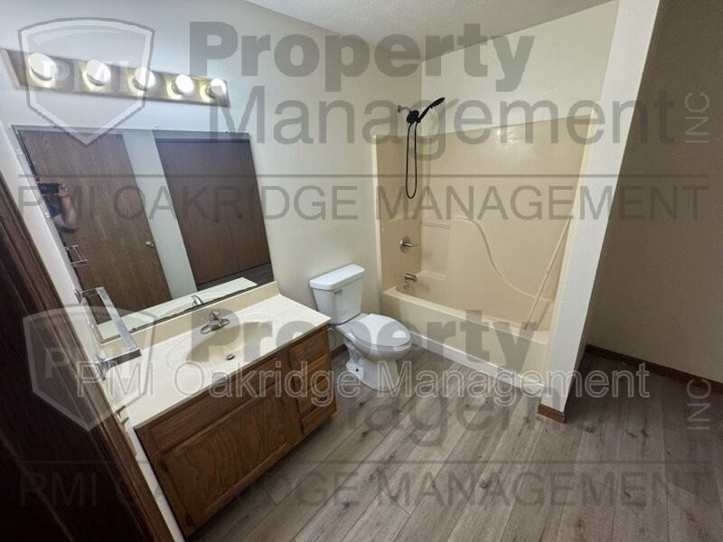 713 Country Side Ln - Photo 7 of 10