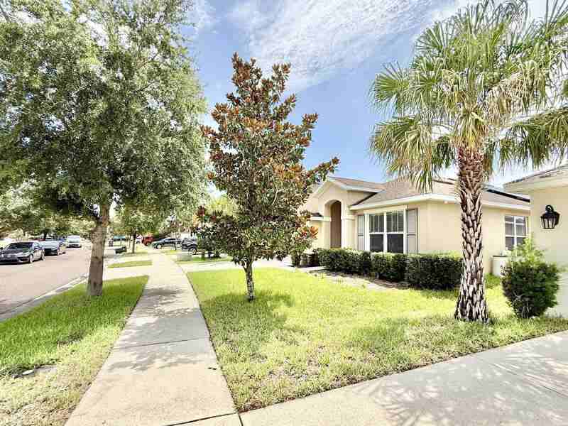 8222 Willow Beach Dr - Photo 4 of 32