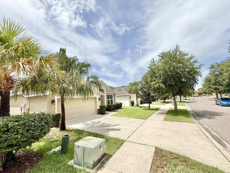 8222 Willow Beach Dr - Photo 5 of 32