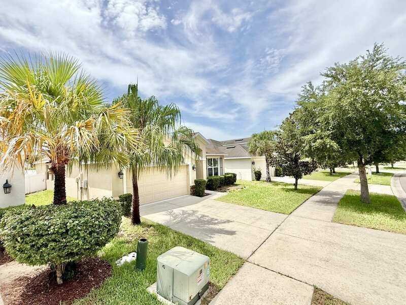 8222 Willow Beach Dr - Photo 6 of 32