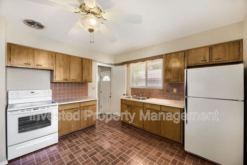 1142 W Ida Ave #A - Photo 6 of 21