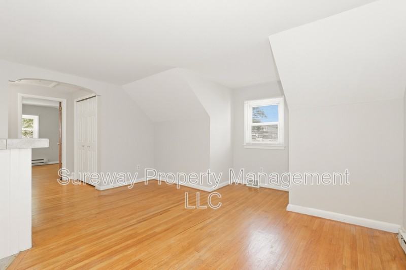 2008 Maple Ave #B - Photo 2 of 15