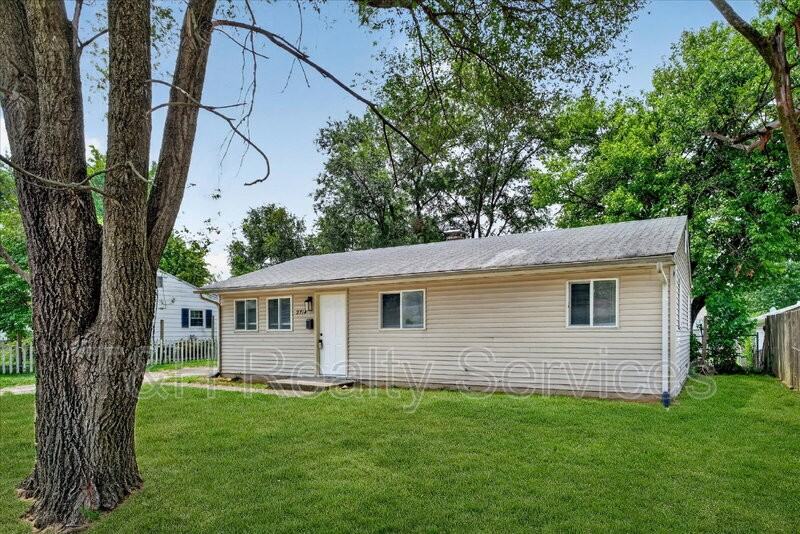 2714 Dawson St - Photo 3 of 27