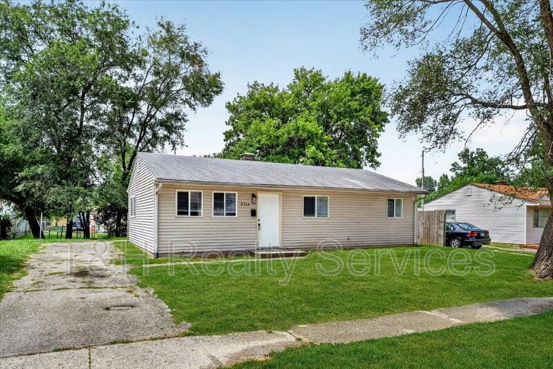 2714 Dawson St - Photo 4 of 27