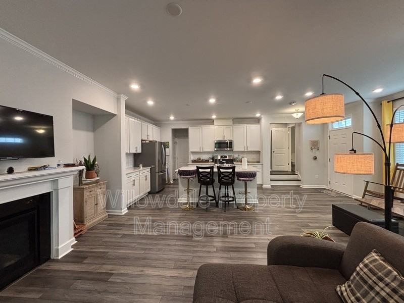 203 Gremar Dr - Photo 5 of 50