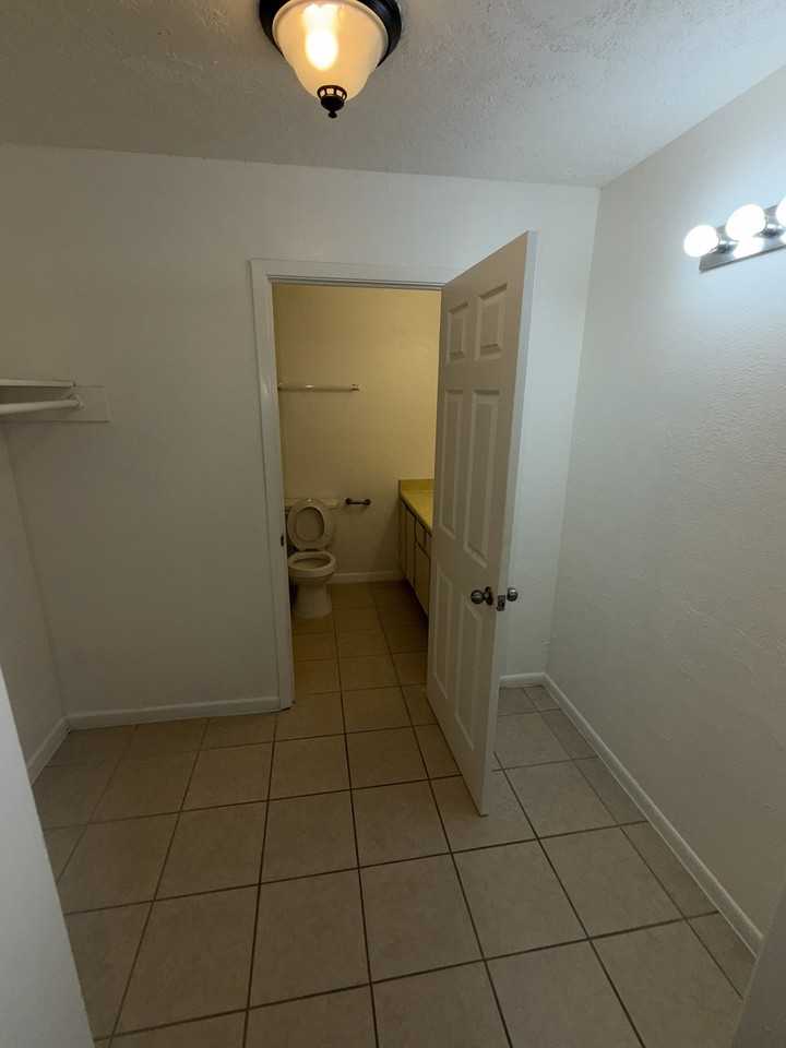3608 Robinhood Drive - Photo 5 of 15