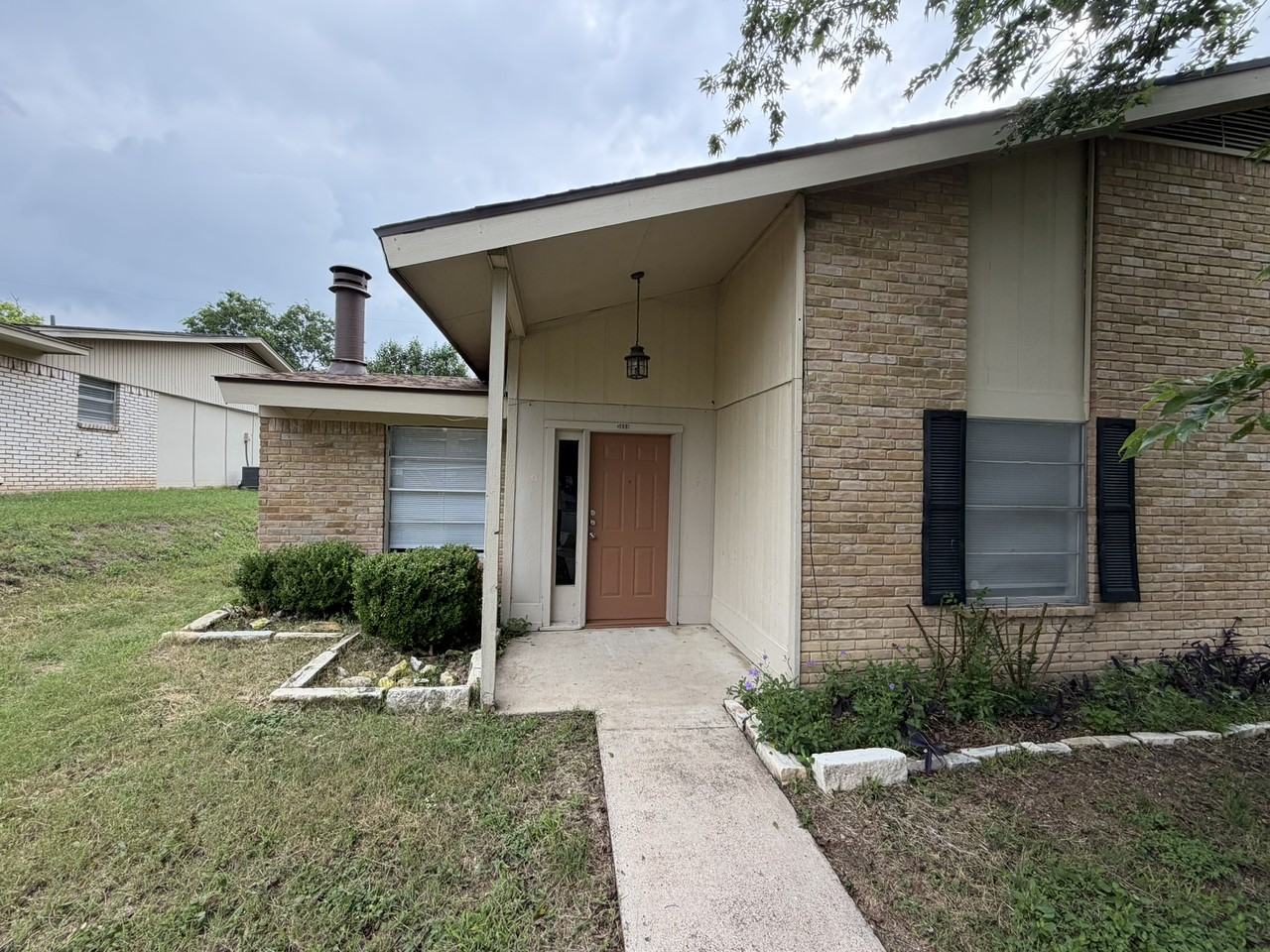 3608 Robinhood Drive - Photo 2 of 15