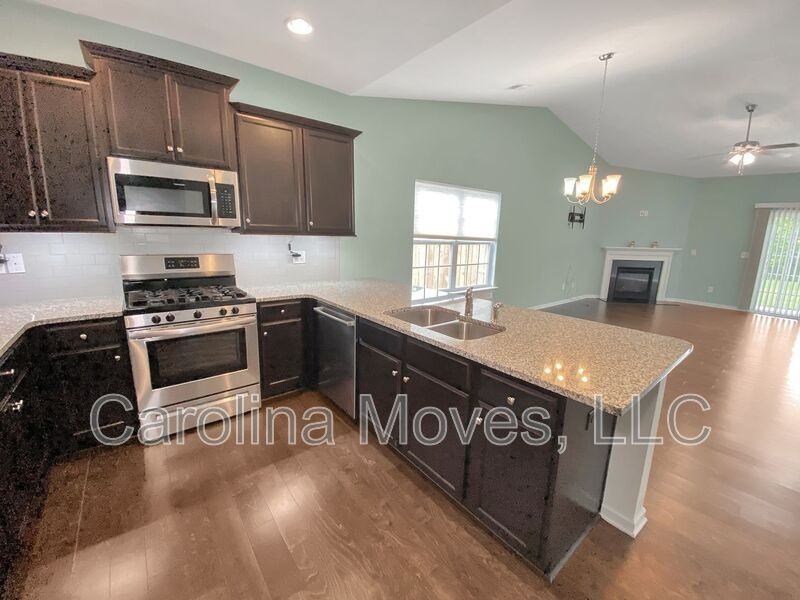 200 Hartwood Lake Ln - Photo 2 of 16