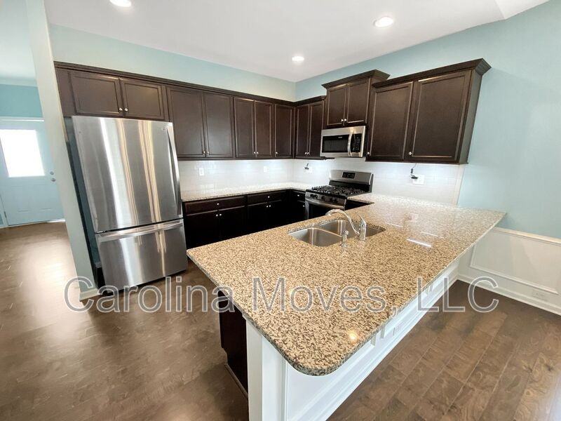 200 Hartwood Lake Ln - Photo 4 of 16