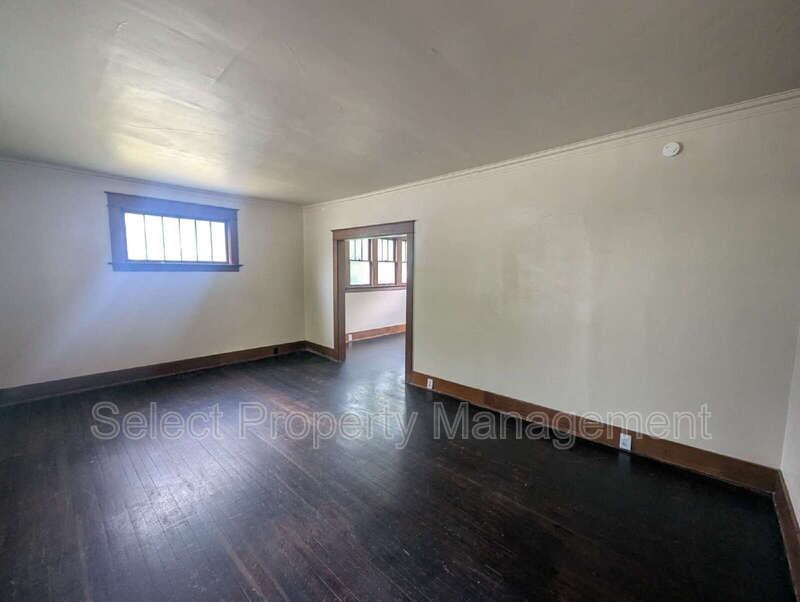 1148 W Packard Ave - Photo 3 of 25