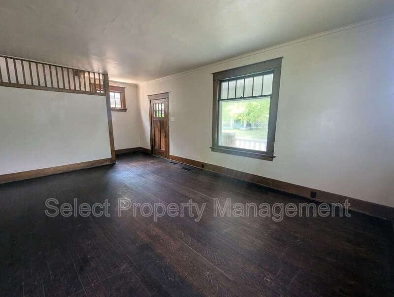 1148 W Packard Ave - Photo 4 of 25