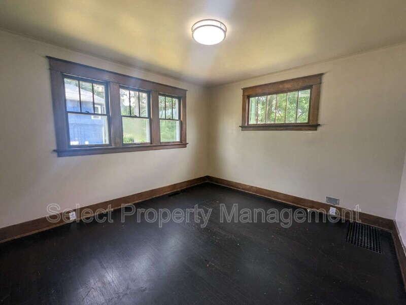 1148 W Packard Ave - Photo 5 of 25