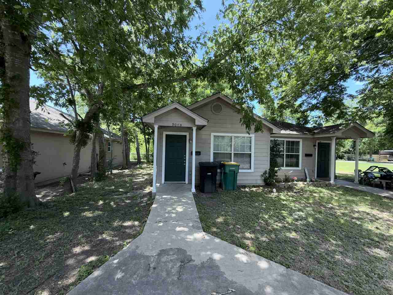 904 South 18th Street #B - Photo 2 of 8