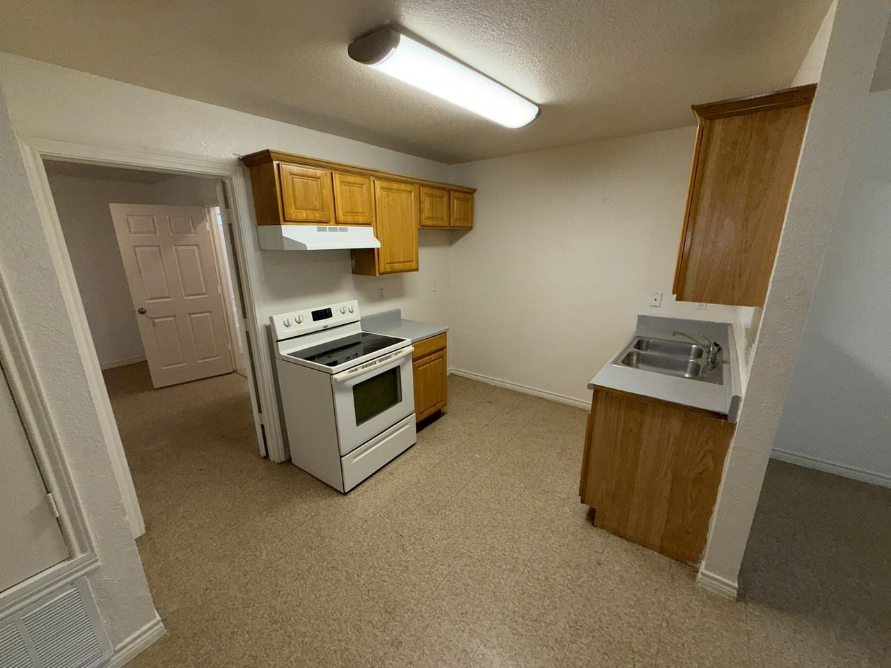 904 South 18th Street #B - Photo 5 of 8