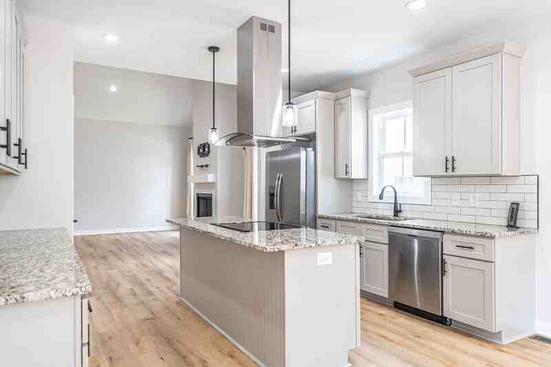 721 Blue Bird Dr - Photo 7 of 32