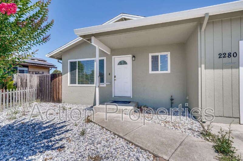 2280 Brentwood Ct - Photo 2 of 27