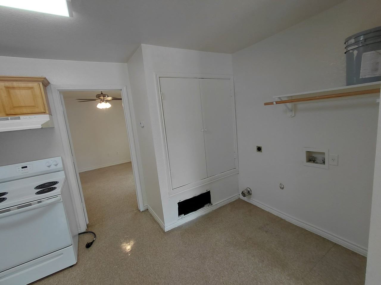727 East Avenue D #A - Photo 2 of 6