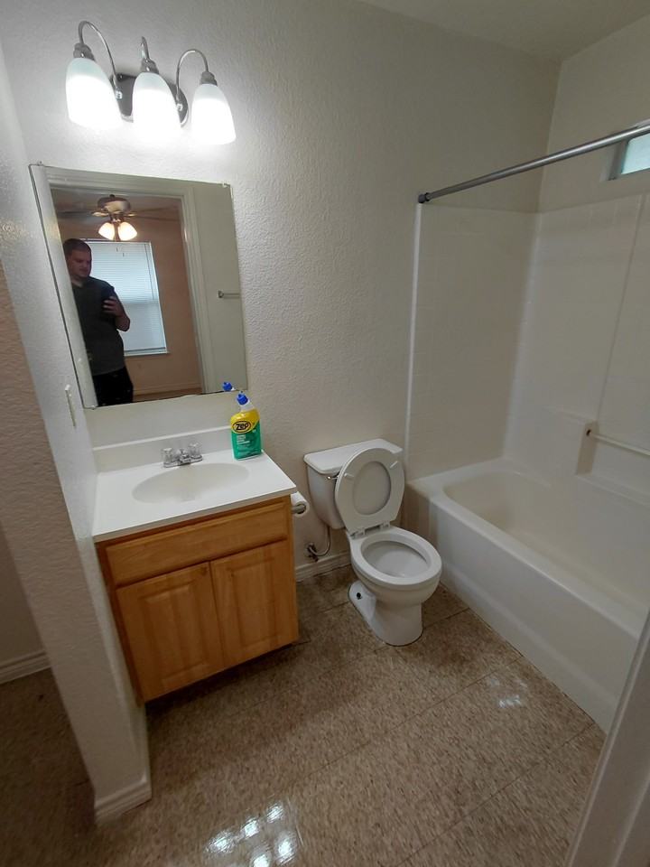 727 East Avenue D #A - Photo 5 of 6