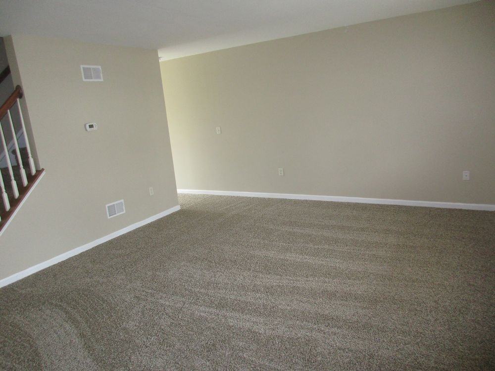 1440 Lakeside Dr - Photo 2 of 12
