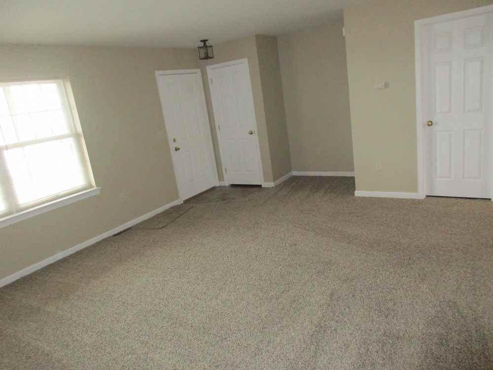 1440 Lakeside Dr - Photo 3 of 12