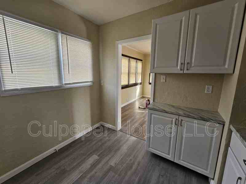 1046 Slater St - Photo 6 of 14