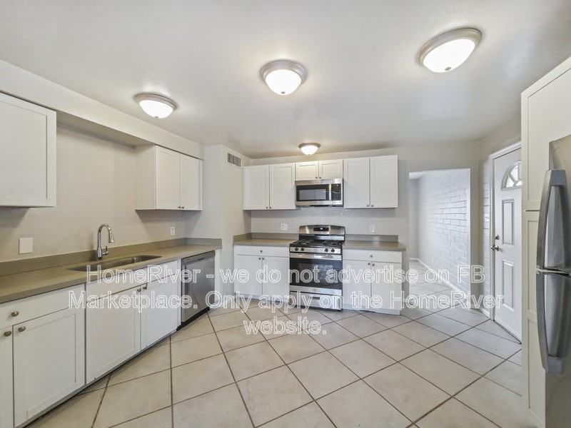 11211 W Missouri Ave - Photo 6 of 21