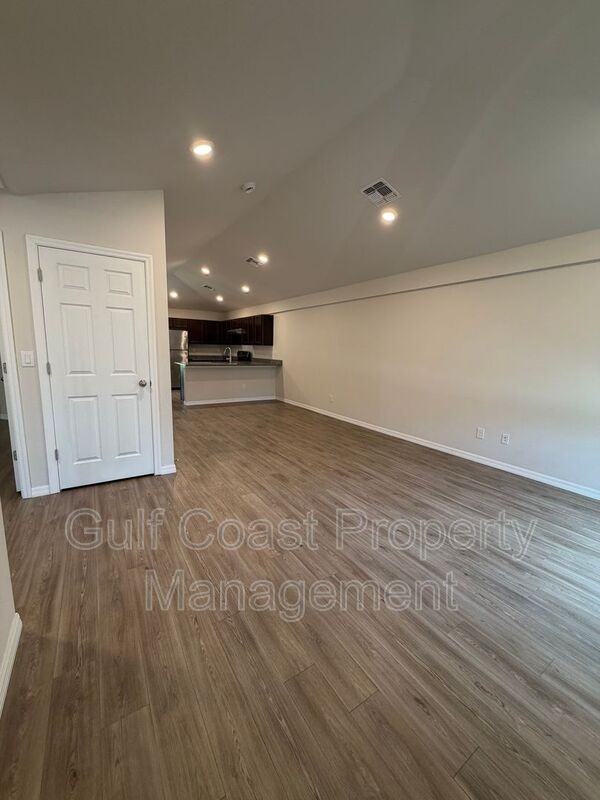 10162 Tramore Ave - Photo 3 of 21