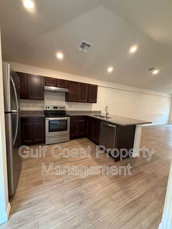 10162 Tramore Ave - Photo 7 of 21