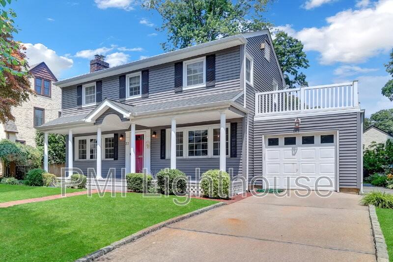 37 Margaret Blvd - Photo 2 of 33