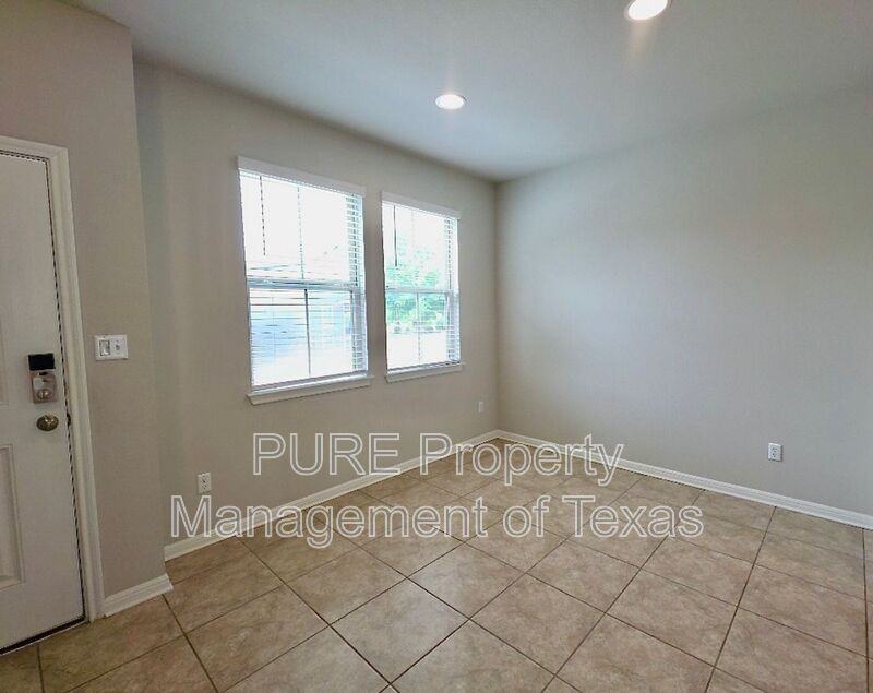 1721 Fountain Bridge Dr - Photo 4 of 22