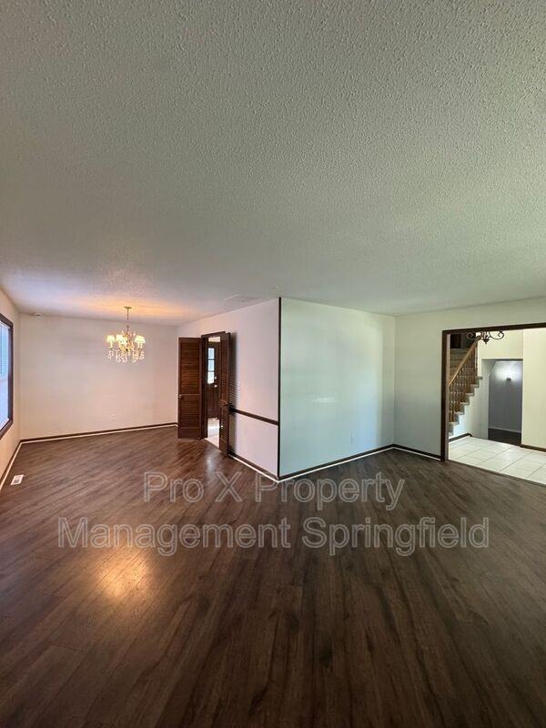 3332 S Southlyn Pl - Photo 3 of 29