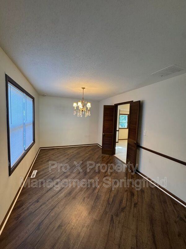 3332 S Southlyn Pl - Photo 5 of 29