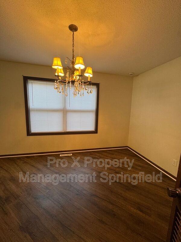 3332 S Southlyn Pl - Photo 6 of 29