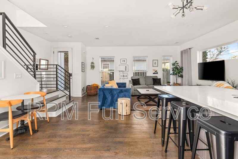 208 Myrtle St #A - Photo 3 of 10