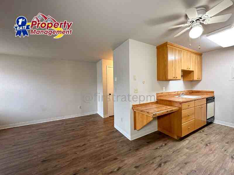1681 N Laurel St #121 - Photo 6 of 18