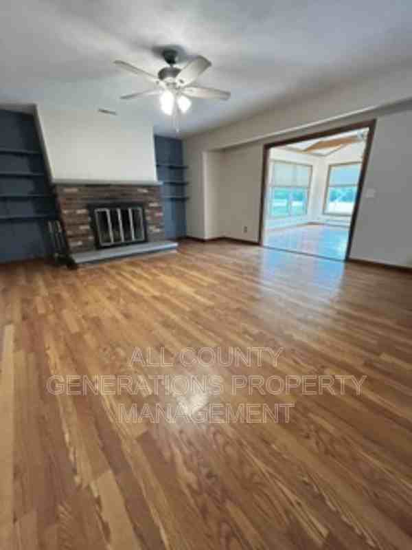 2281 Weymouth Rd - Photo 3 of 17