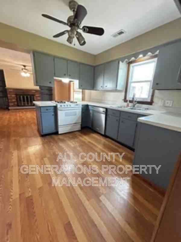 2281 Weymouth Rd - Photo 4 of 17