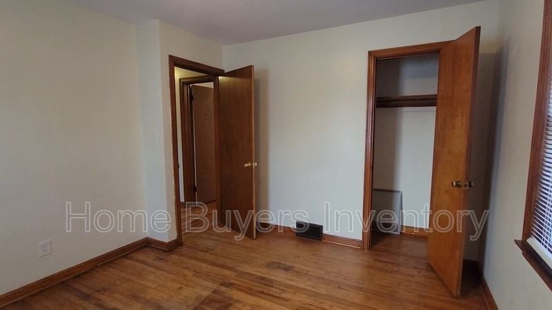 2249 Ridgelawn Ave - Photo 3 of 6