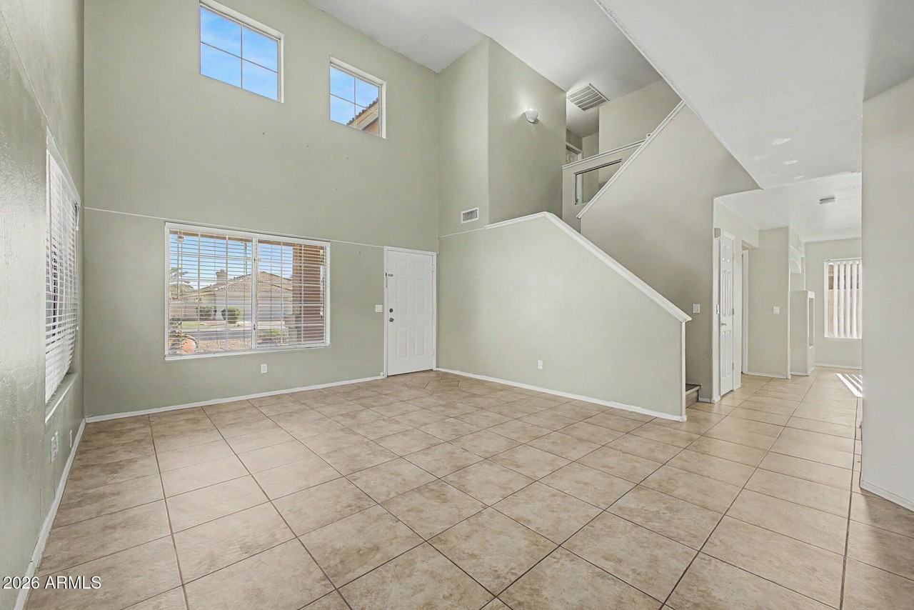 13166 West Cypress Street - Photo 3 of 40