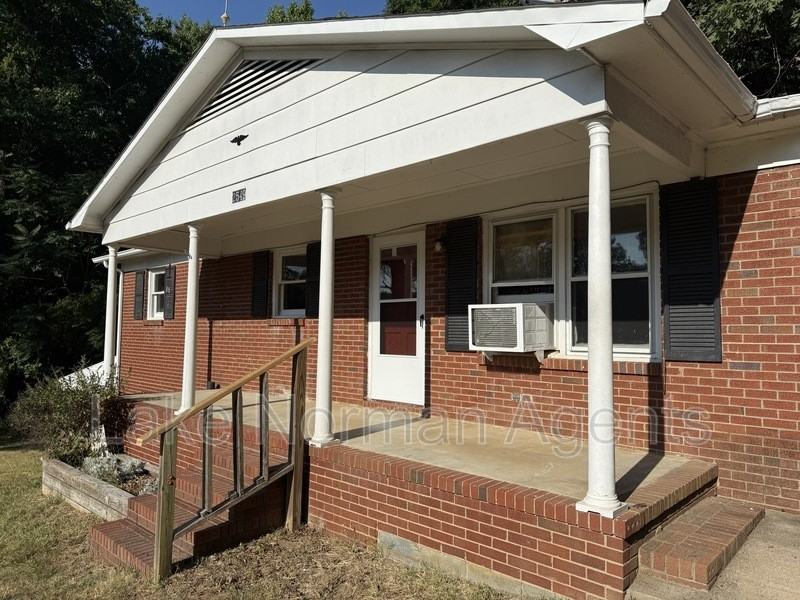2549 N Olivers Cross Road - Photo 2 of 13