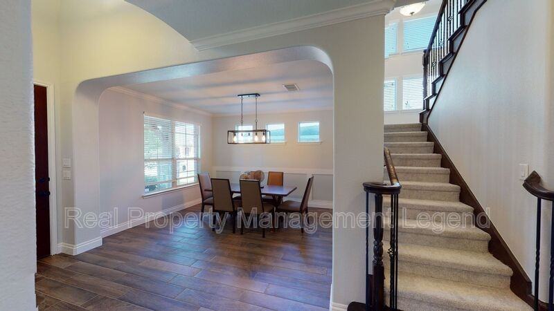 8308 Whistling Duck Dr - Photo 4 of 40