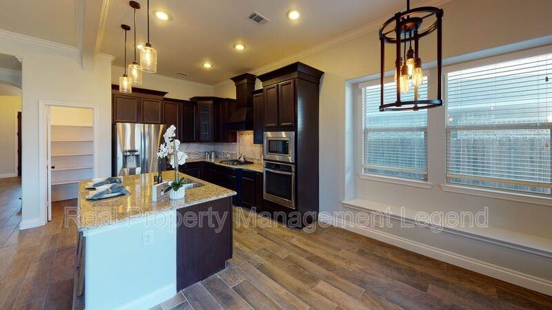 8308 Whistling Duck Dr - Photo 7 of 40