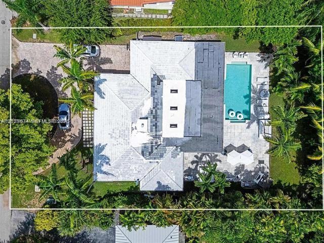 1255 Ne 93rd St - Photo 4 of 50