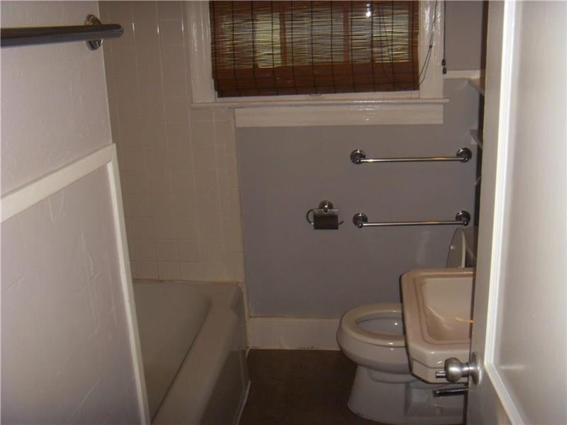 5506 Avenue G - Photo 7 of 13