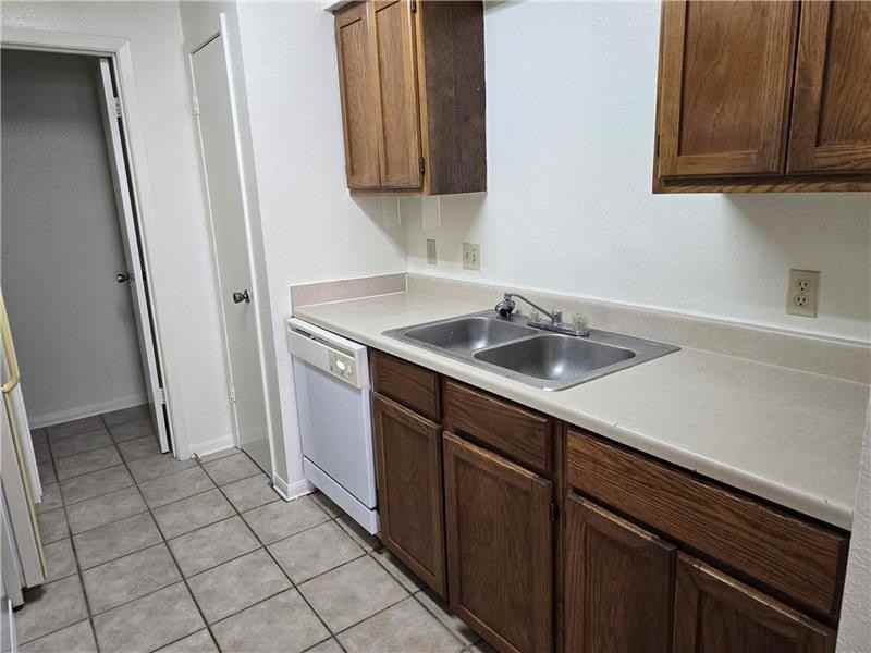 8705 Schick Rd #D - Photo 5 of 11