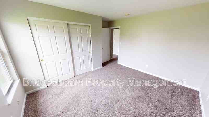 8694 Plum Creek Ct - Photo 6 of 10