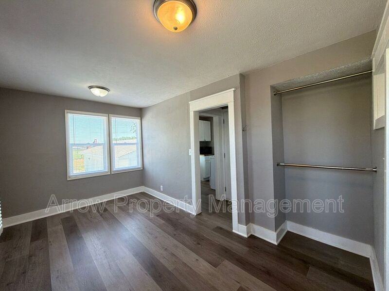 3502 S 51st St #3 - Photo 4 of 8